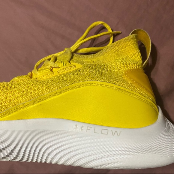 Steph Curry Flow basketball shoes - Picture 5 of 6